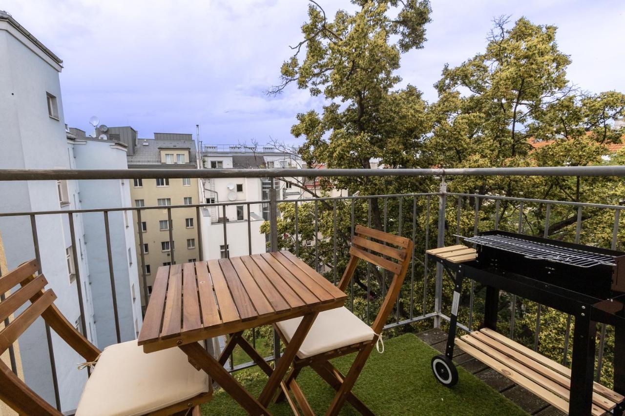 Sunshine deluxe apartment with porch near Schönbrunn palace&Westbahnhof Wien Exterior foto